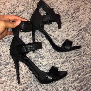 Black Pattern Heels size 8
